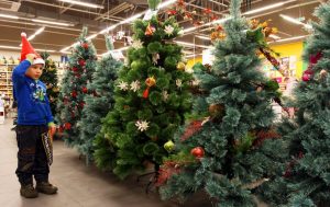 Стоит ли купить искусственную новогоднюю елку