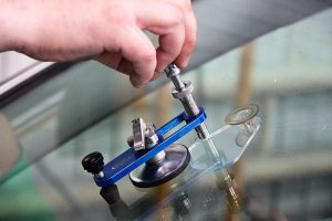 Особенности ремонта лобового стекла