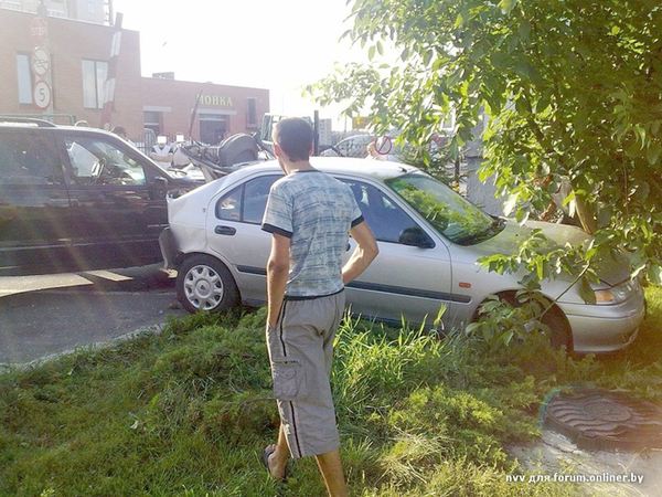 В Пинске пьяный водитель Ford Explorer врезался в три машины