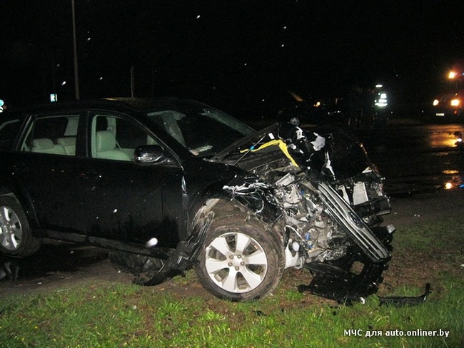 В Пинске произошло столкновение Subaru Outback и Audi 100