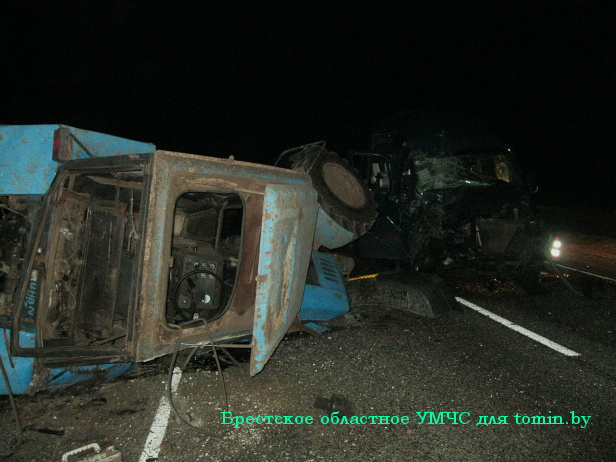 ДТП В Пинском районе, пострадало 9 человек при лобовом столкновении маршрутки и трактора