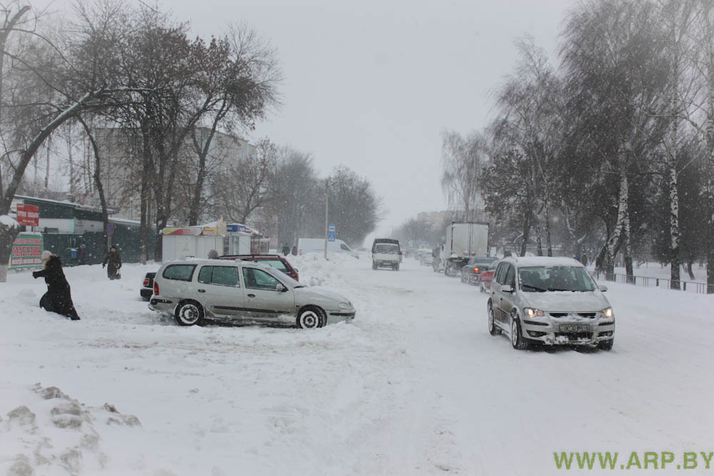 Состояние дорог в городе Пинске - Фотосюжет-16
