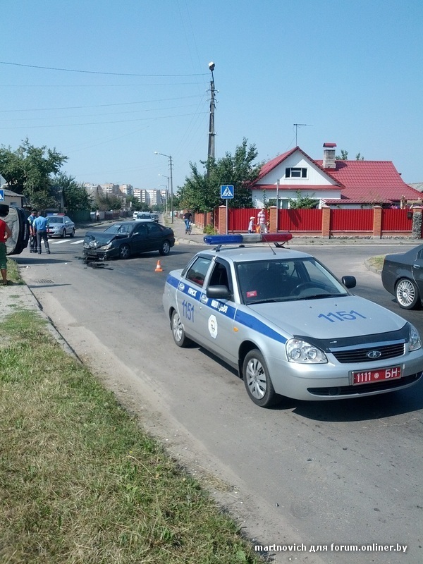 В Пинске произошло ДТП на пересечении ул.Новоселов и ул.Сиреневая