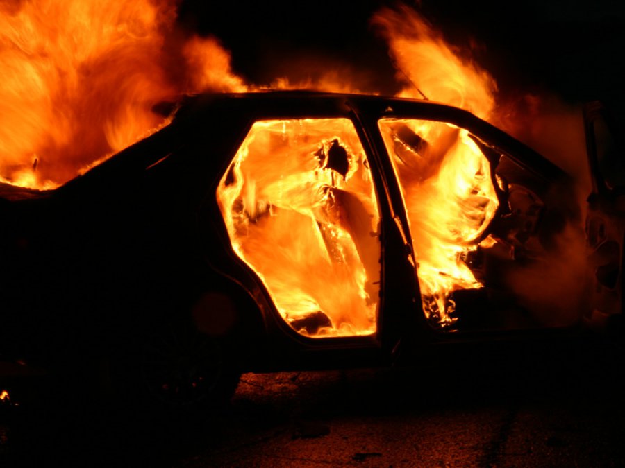 В Пинске загорелась и взорвалась AUDI с газовым оборудованием